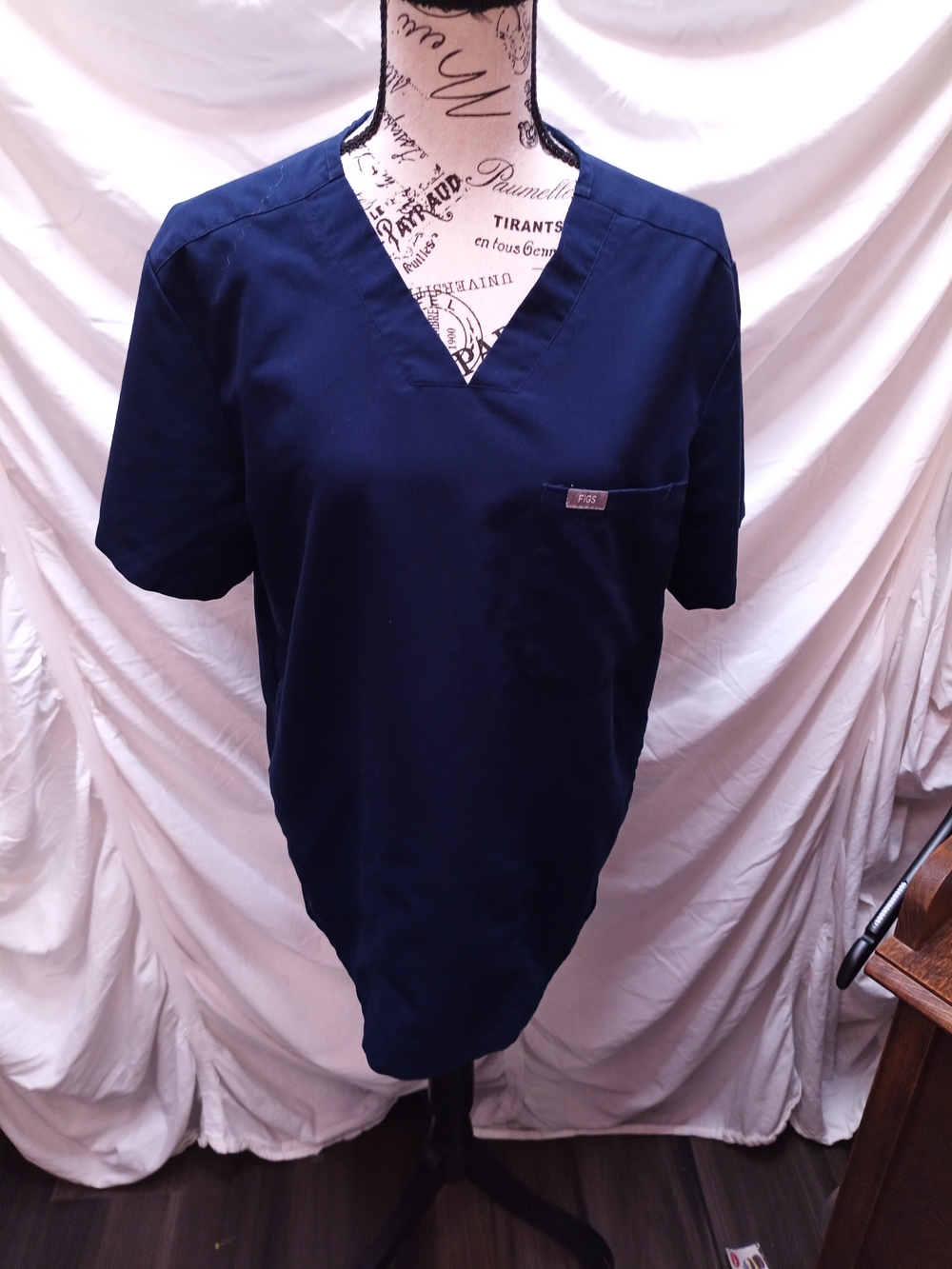 2 Figs 1 Navy Blue And 1 Black V-Neck Medical Scrub Top